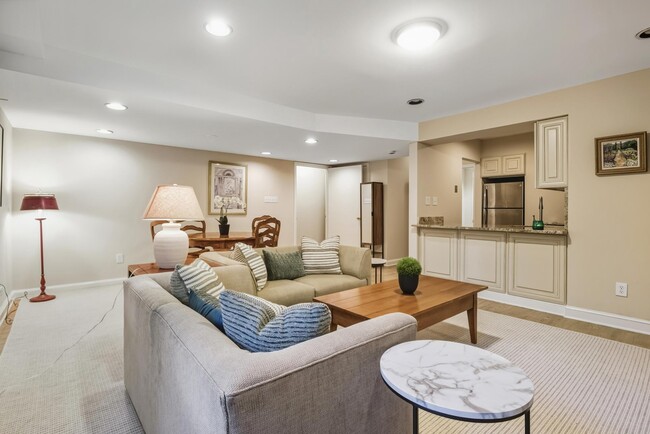 Building Photo - 2619 Woodley Pl NW