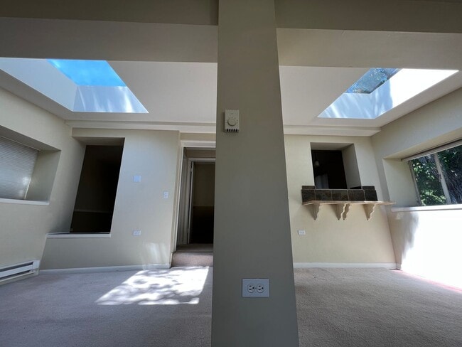 Building Photo - Mid Century Modern Ranch in Virginia Village!