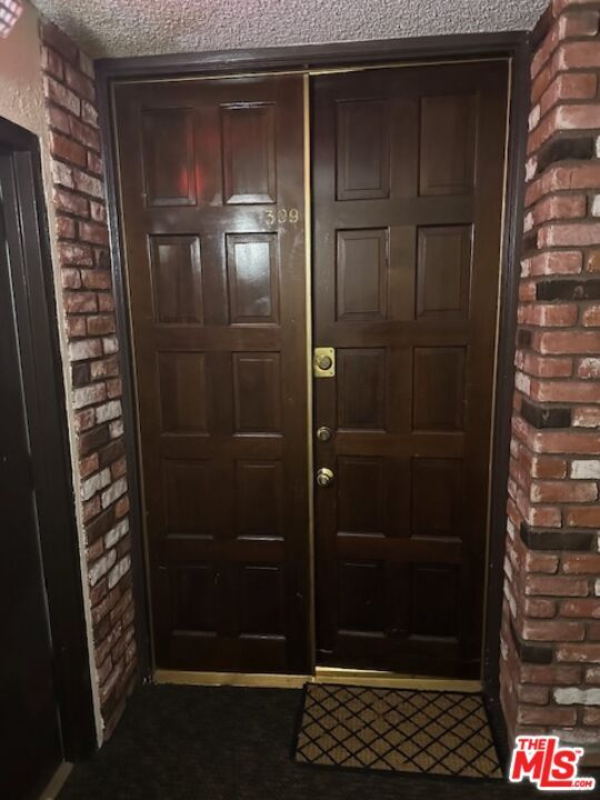 Building Photo - 5334 Lindley Ave