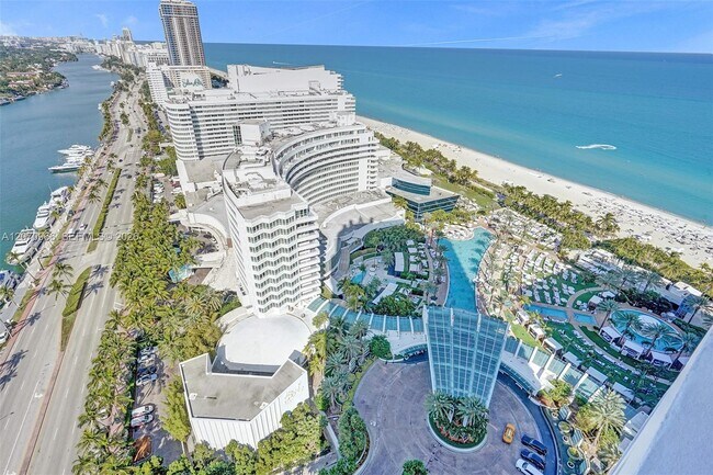 Building Photo - 4401 Collins Ave