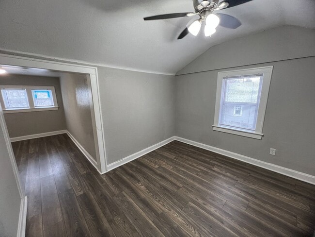 Building Photo - Modern Comfort Meets Convenience in This 4...