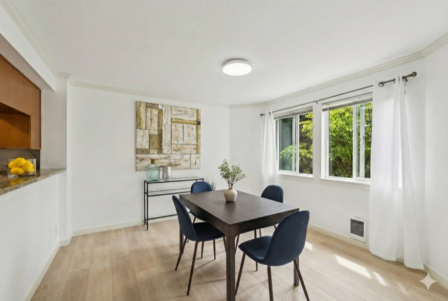 Building Photo - 12036 100th Avenue Northeast