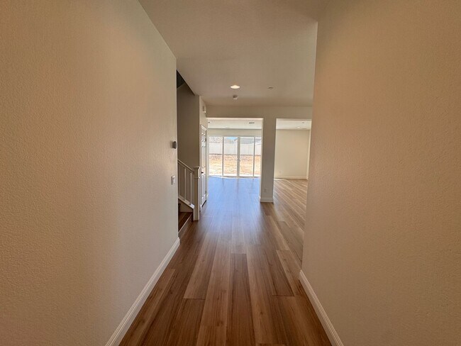 Building Photo - Beautiful 5 Bedroom 3 Bathroom Home Built in 2021