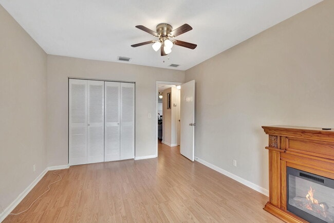 Building Photo - 162 Coventry G