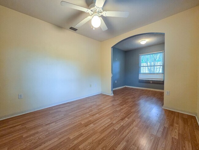 Building Photo - 4437 NW 34th Ter