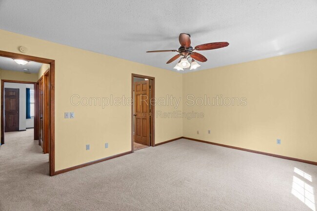 Building Photo - 254 Carmel Woods Dr