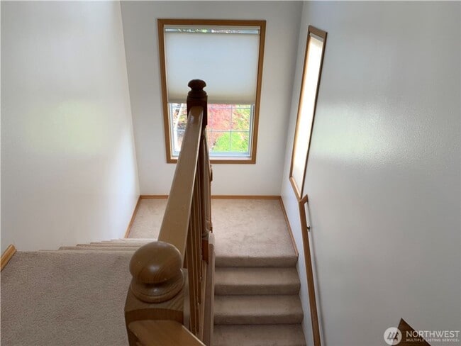 Building Photo - 4Bd/2.5Ba Sammamish Home