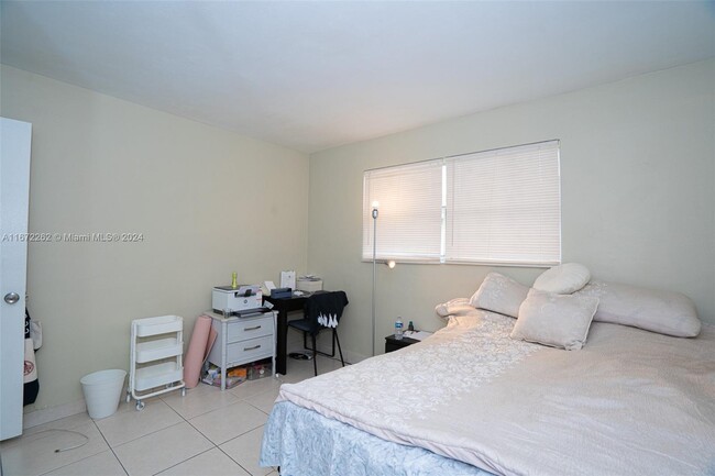 Building Photo - 5270 SW 90th Way