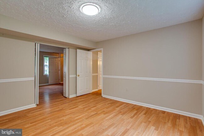 Building Photo - 3084 Eutaw Forest Dr