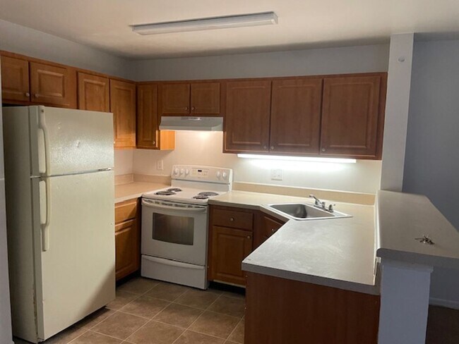 Building Photo - 6052 Westgate Dr