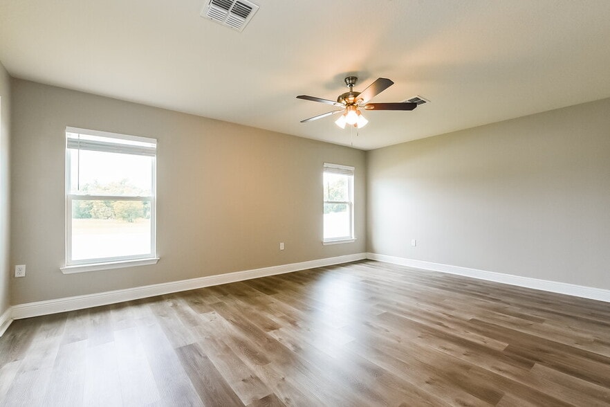 Building Photo - 507 W Leah Ct