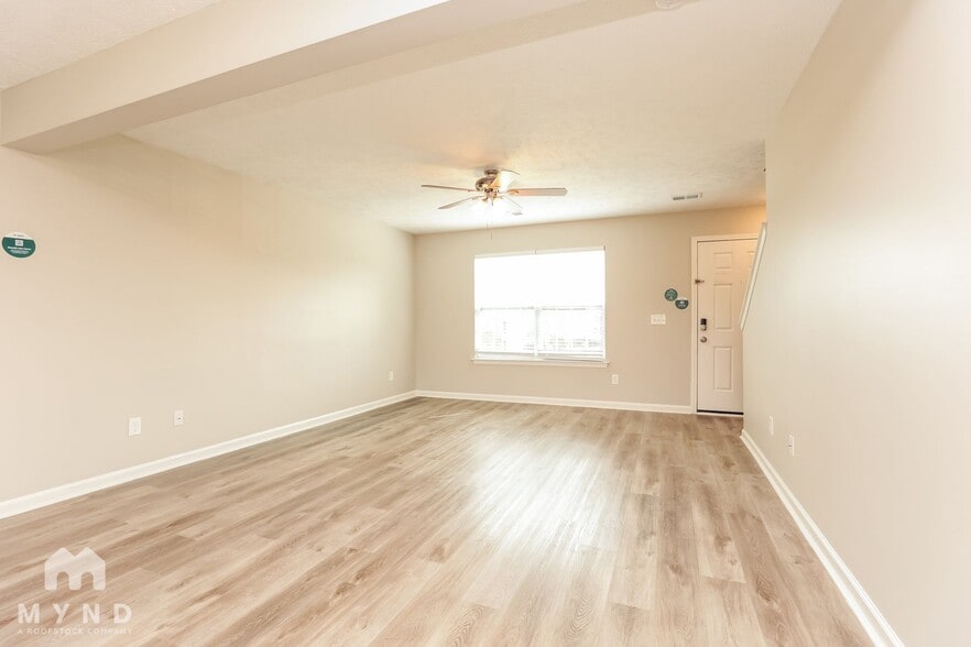 Building Photo - 1700 Chris Dr