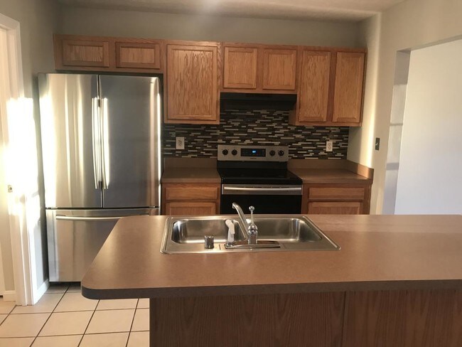 Building Photo - 3 bedroom in Louisville KY 40223