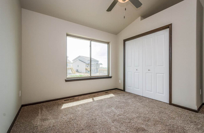 Upper level bedroom - 1225 Mary Ln