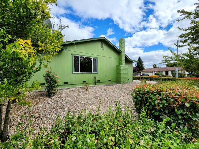Building Photo - 3 Bedroom in Santa Rosa with Air Conditioning
