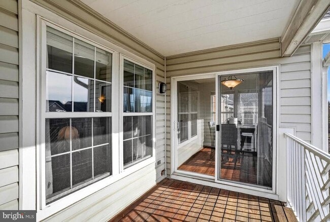 Building Photo - 2443 Blue Spring Ct