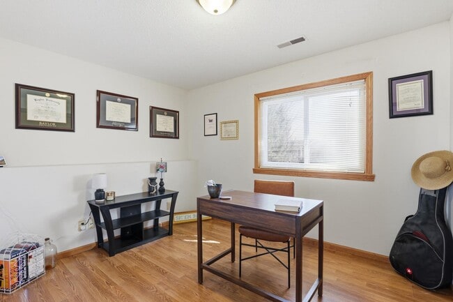 Building Photo - 4517 Three Rivers Dr