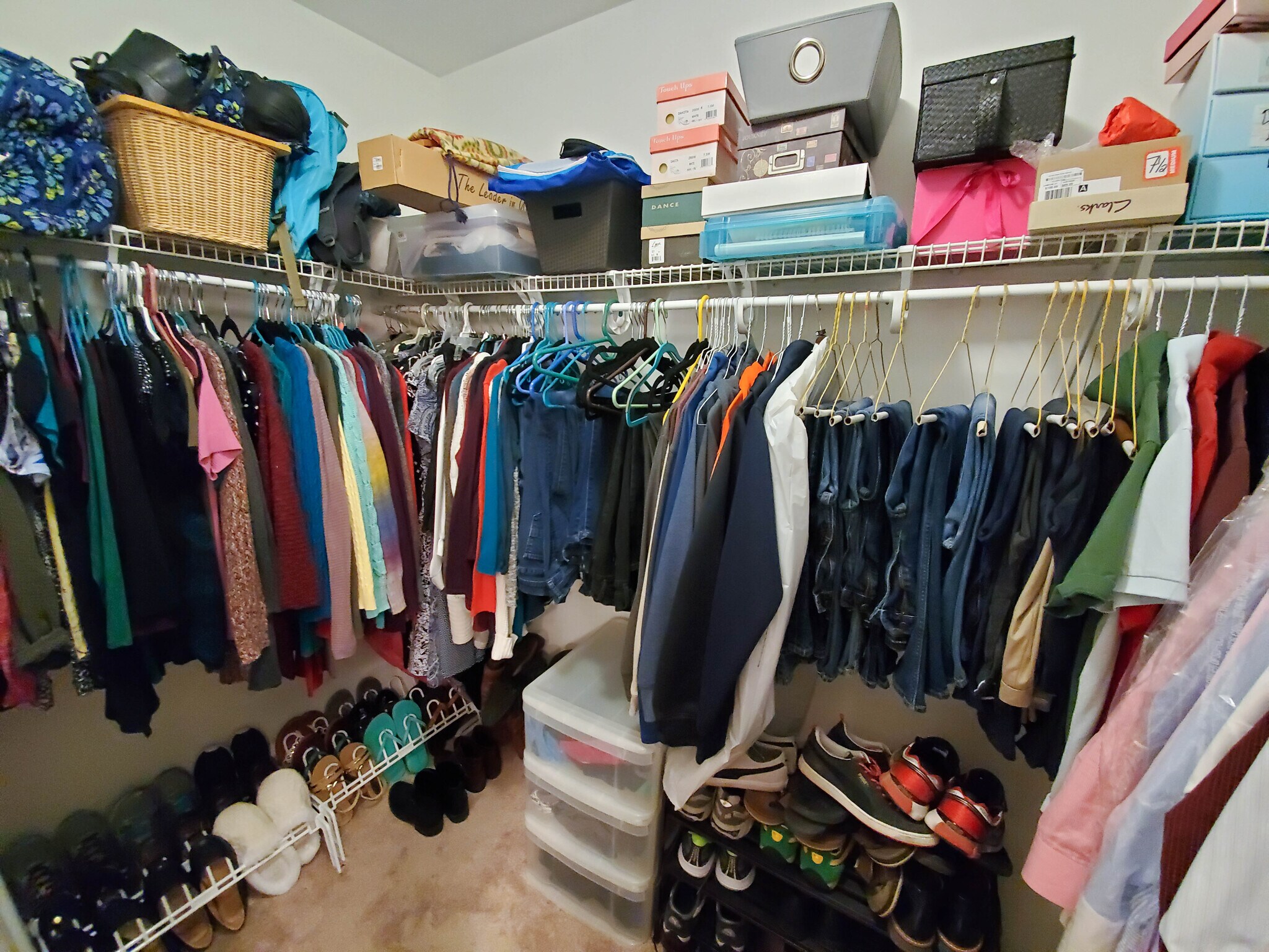 Master - walk in closet - 344 S Lancelot Ln