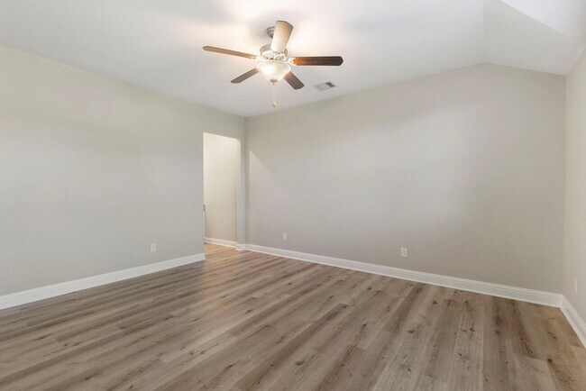 Building Photo - 18855 Collins View Dr