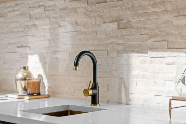 Building Photo - 1103 Centennial Dr