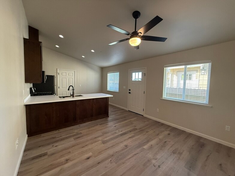 Building Photo - 1660 Ascent Pl