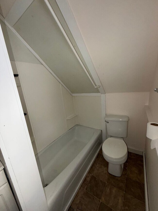 Building Photo - 139 Broadway