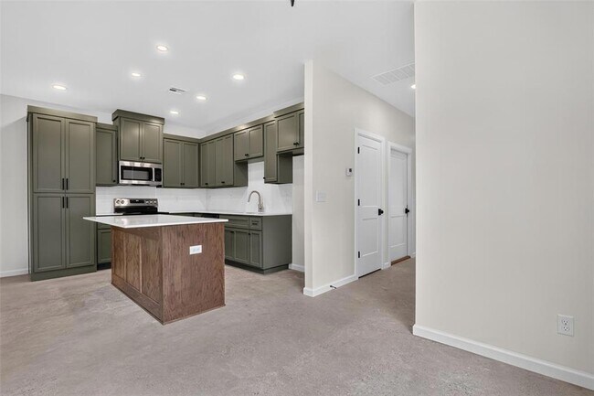 Building Photo - 8756 Patriot Dr