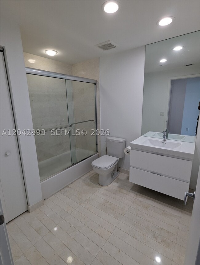 Building Photo - 17111 Biscayne 1011