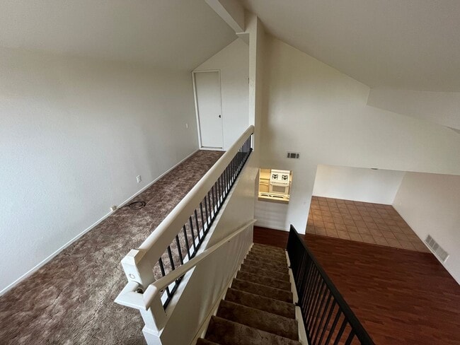 Building Photo - 408 N Center Ct