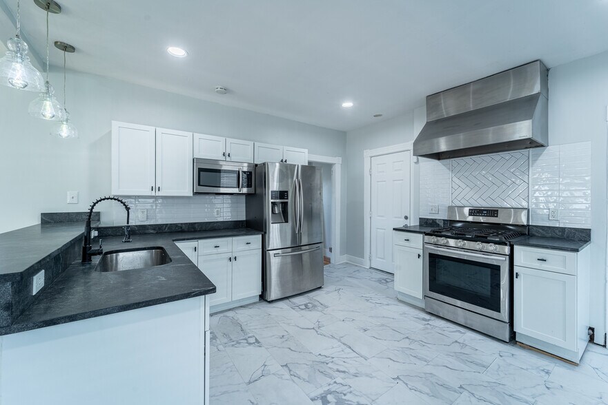 Building Photo - 48 Beaver St