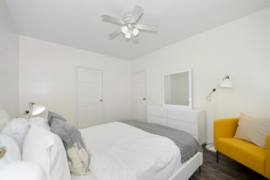 Building Photo - 470 9th Ave