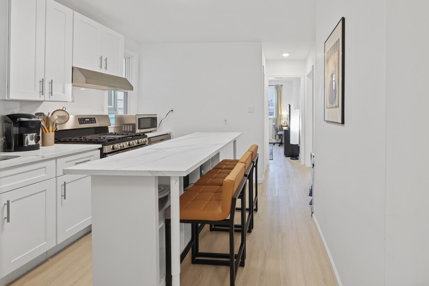 Building Photo - 126 Grant Ave