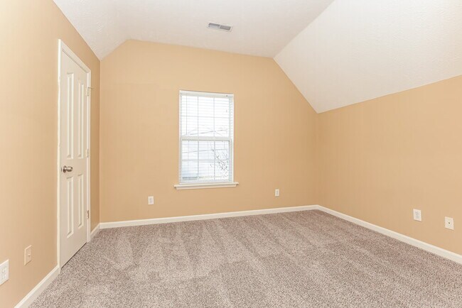 Building Photo - 1321 E Nir Shreibman