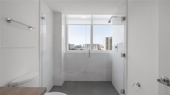 Building Photo - 400 Sunny Isles Blvd
