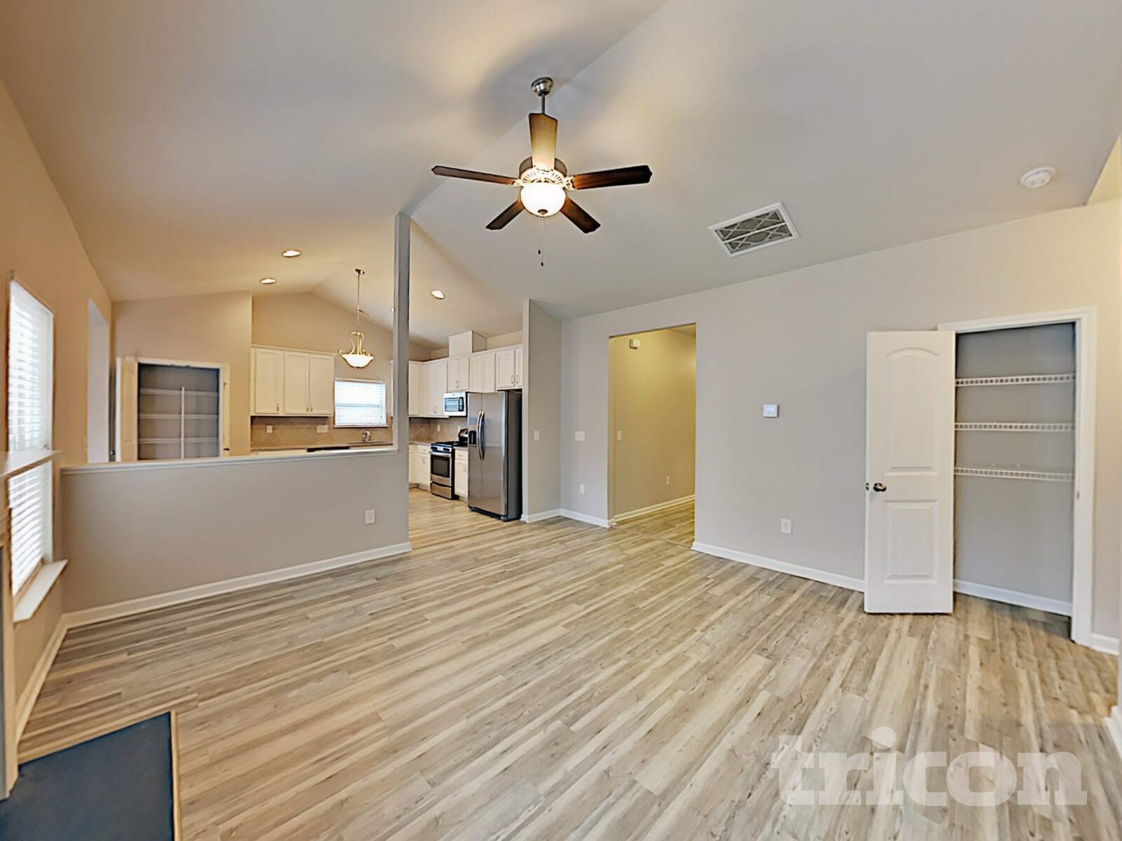 Building Photo - 156 Lakemont Dr