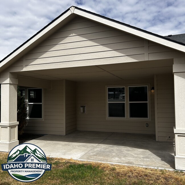 Building Photo - 1875 W Deserthawk Dr