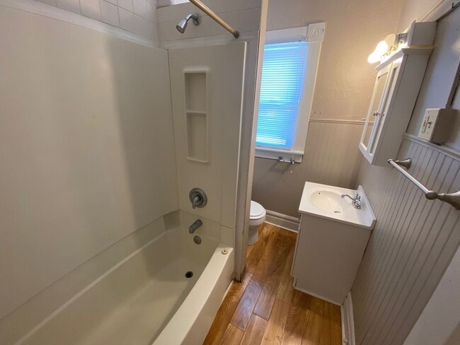 Building Photo - Hunter Ave 1444-1446 MLR