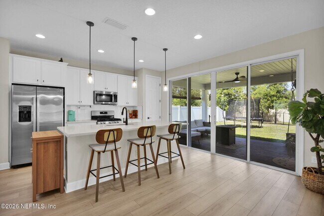 Building Photo - 409 Honeycomb Trl