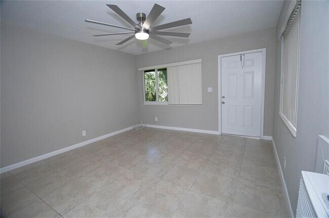 Building Photo - 2170 NE 44th St