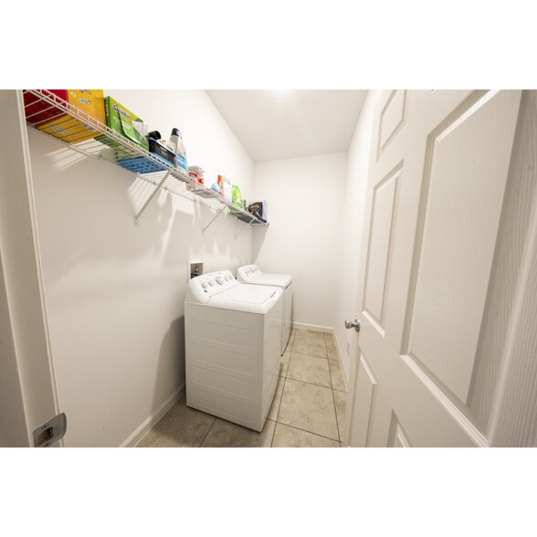 Building Photo - 2185 Kylar Dr