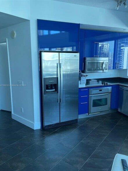 Building Photo - 60 SW 13th St