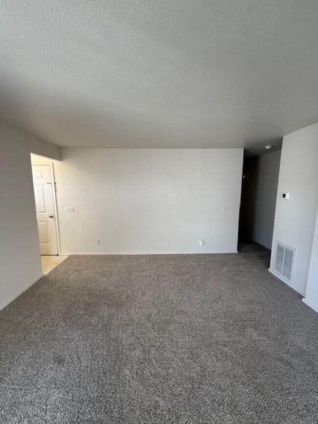 Building Photo - 3014 W Villard St