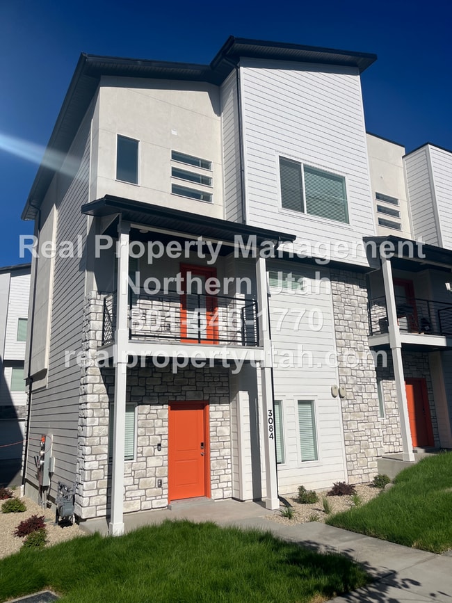 Building Photo - 3084 N 1600 E