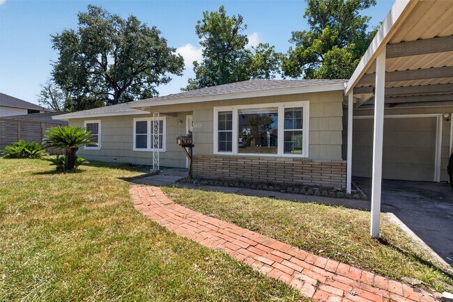 Building Photo - 1409 Wycliffe Dr