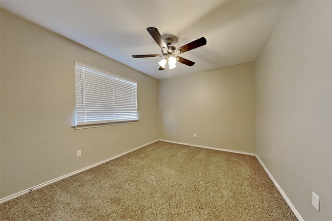 Building Photo - 19710 Twisted Creek Dr