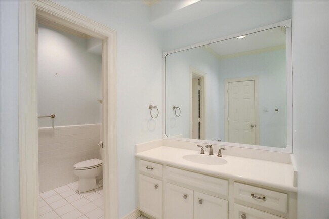 Building Photo - 6638 Minola St