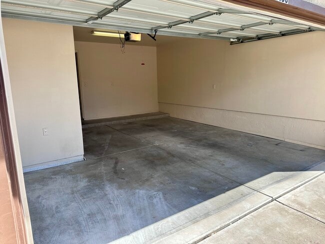 Building Photo - 11456 N Fairway Dr