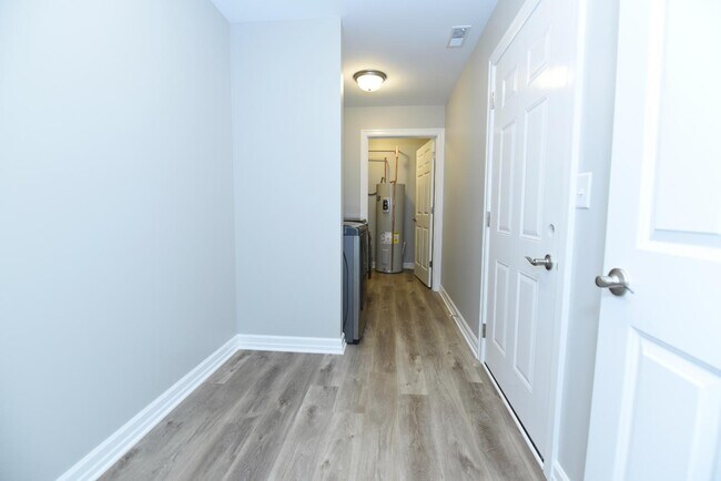 Building Photo - 1750 Meadowlark Ln