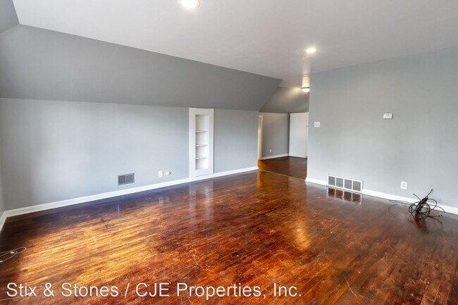 Building Photo - 4645 Newland St