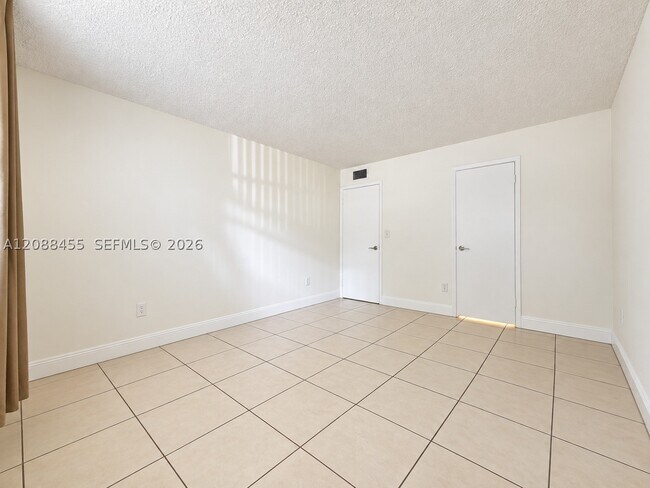 Building Photo - 1805 Sans Souci Blvd